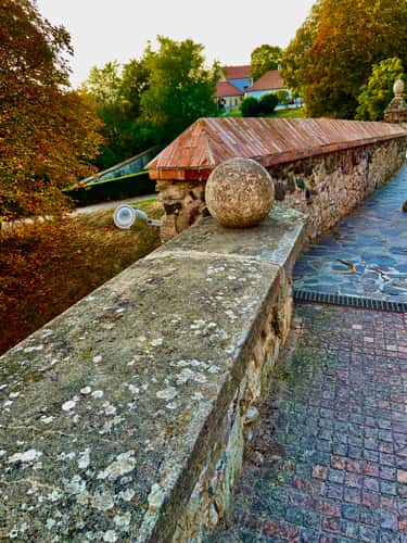 Small entrance bastion to the 'Red Stone' castle.