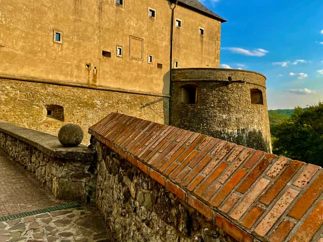 Small entrance bastion to the 'Red Stone' castle.