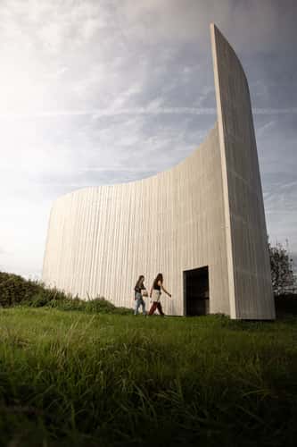 Vredesmonument Groenpool Gentbrugge (Drone)