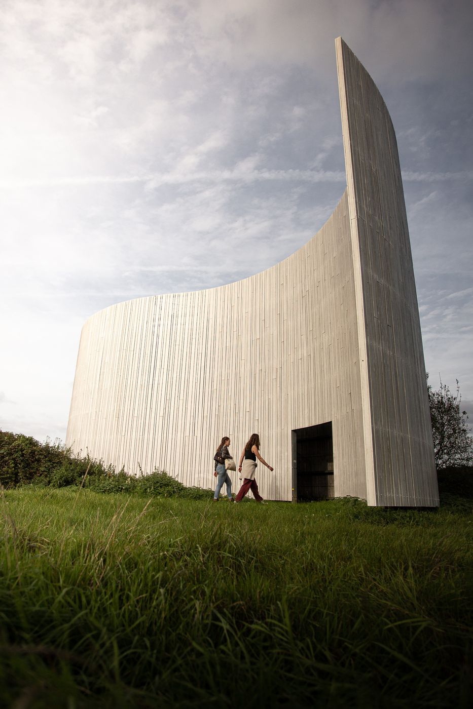 Vredesmonument Groenpool Gentbrugge (Drone), Belgium