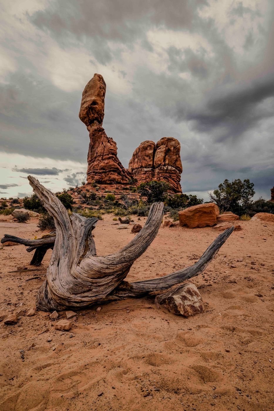Balanced Rock, Arches National Park, Utah, USA