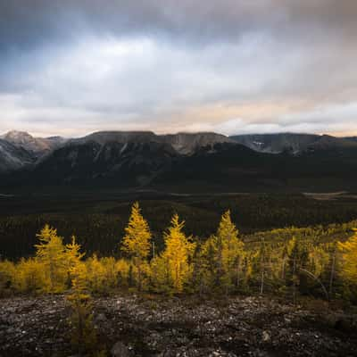 Tent Ridge Horseshoe, Hike, Canada