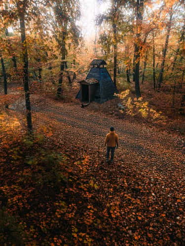 Black Hut (Drone)