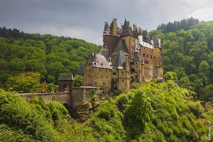 Eltz Castle from the side
