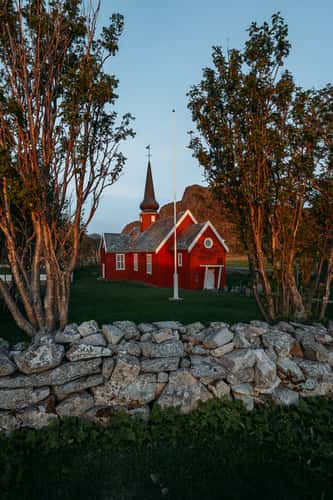 Flakstad Kirke