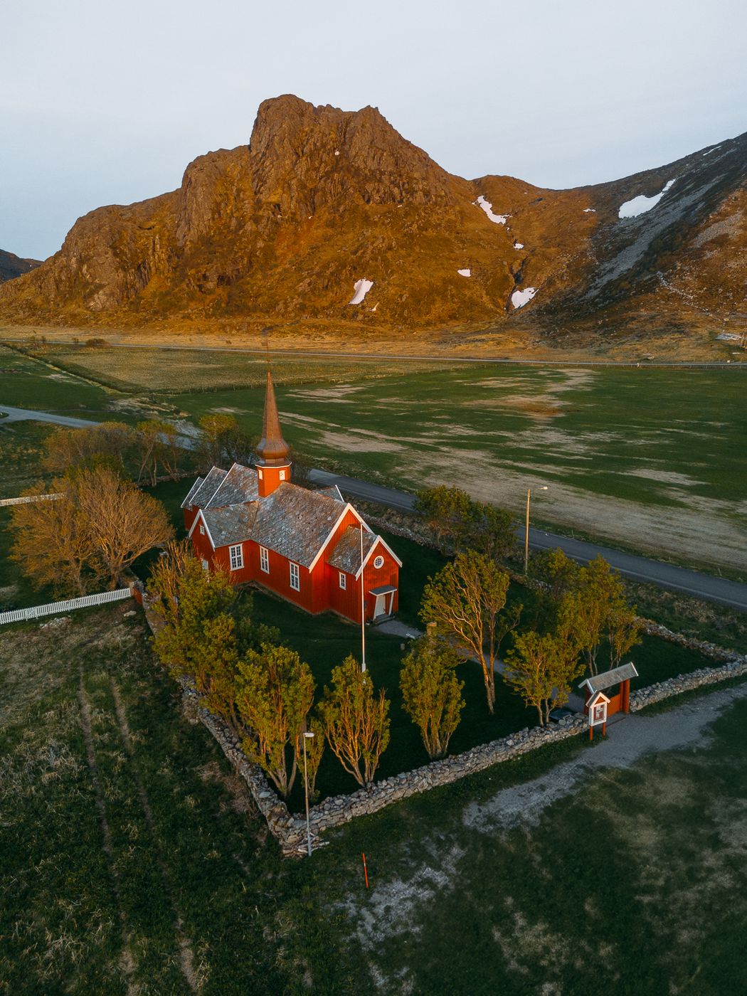 Flakstad Kirkje (Drone), Norway