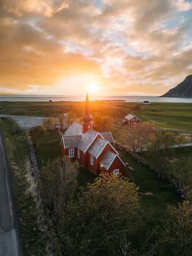 Flakstad Kirkje (Drone)