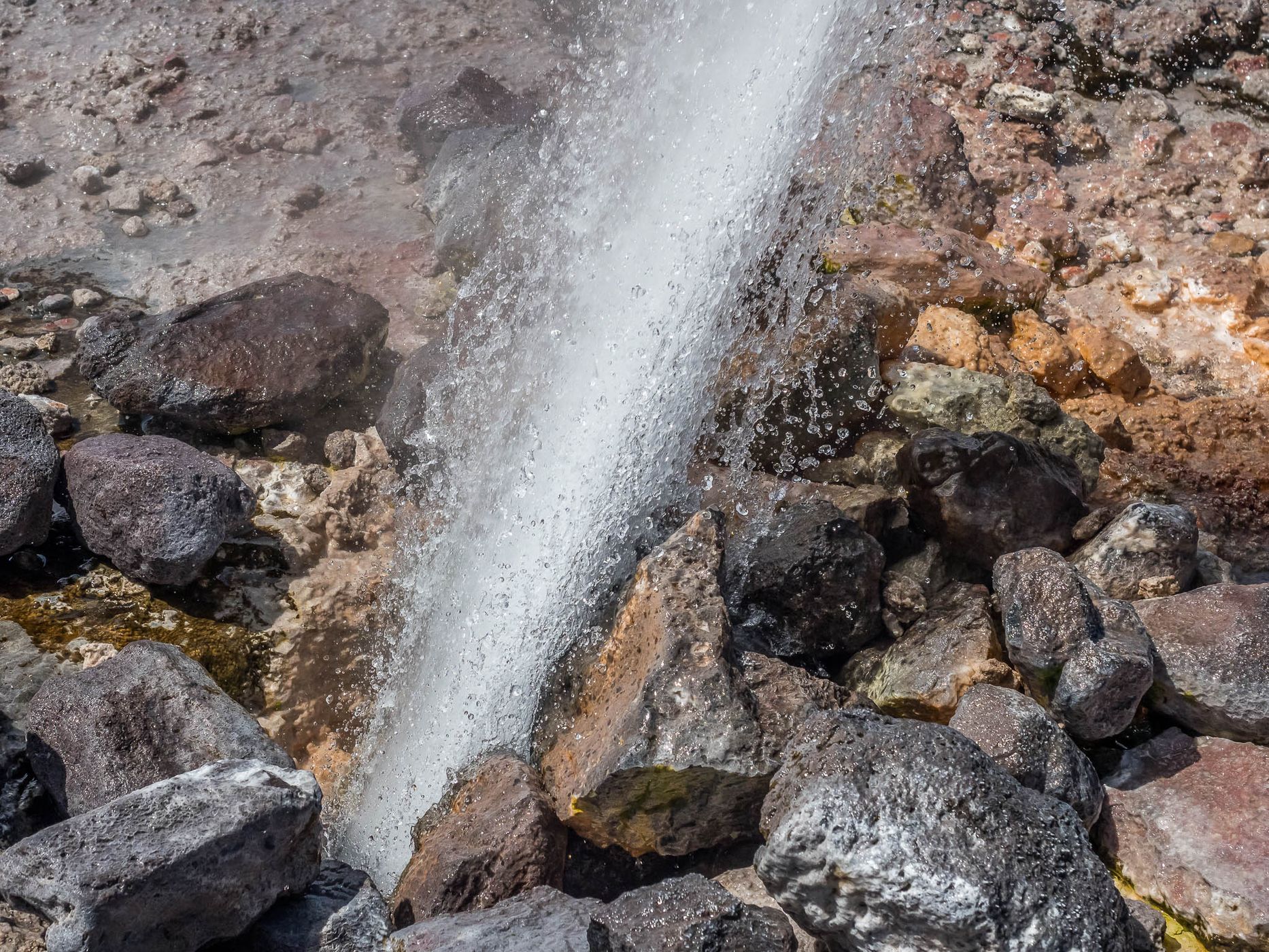 Geyser de Puchuldiza, Chile