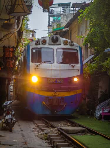 Hanoi train street south