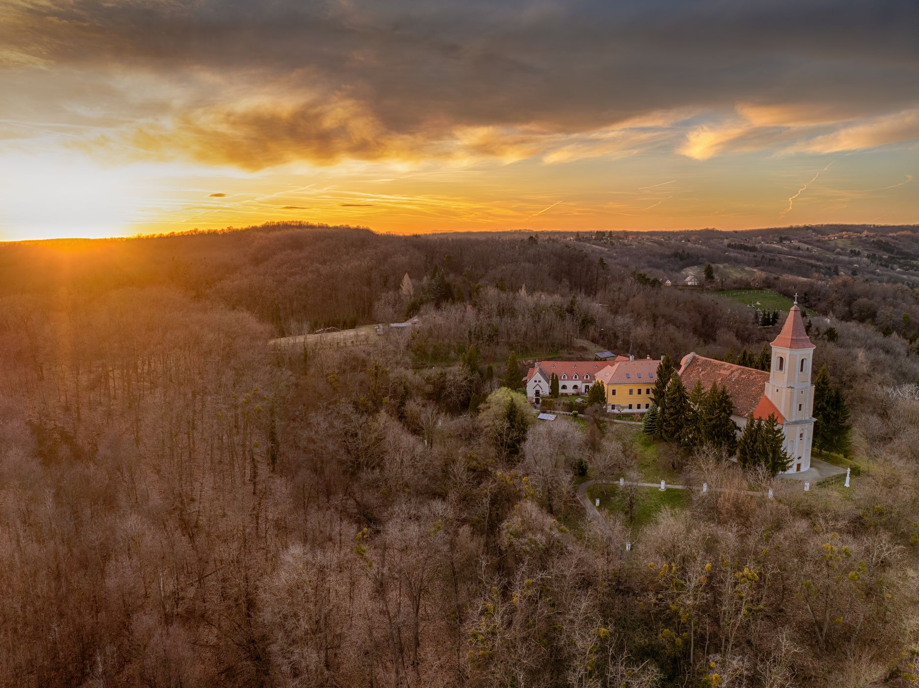 Homokkomárom, Hungary