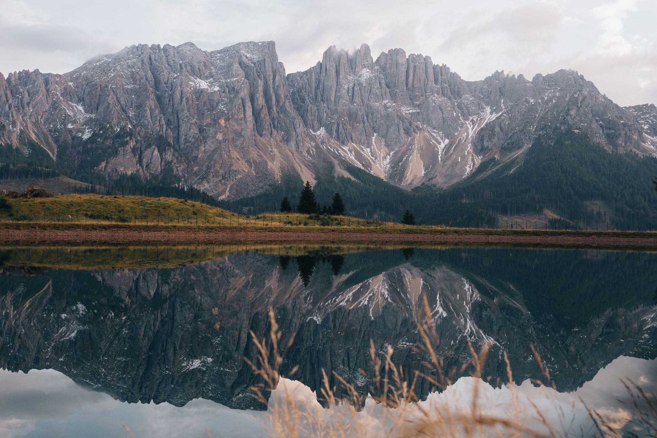 Lake with view on Diamantiditurm, Italy