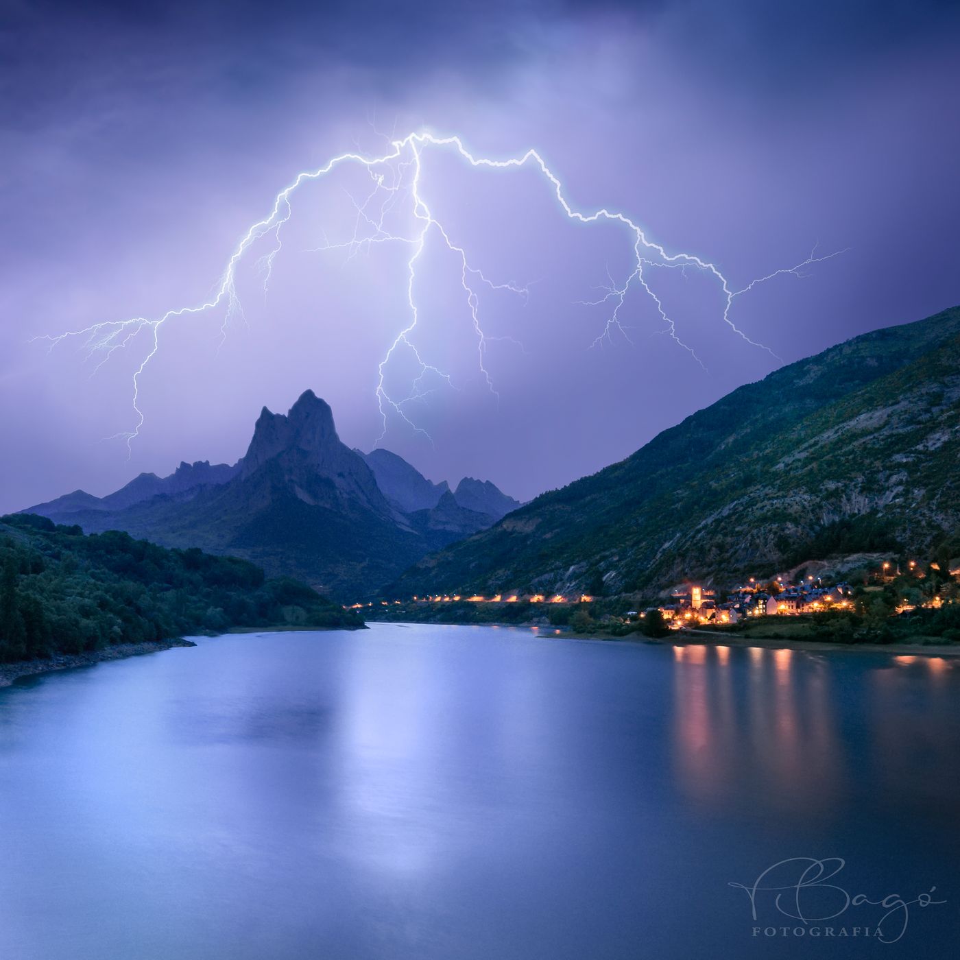 Pantano de Lanuza, Spain