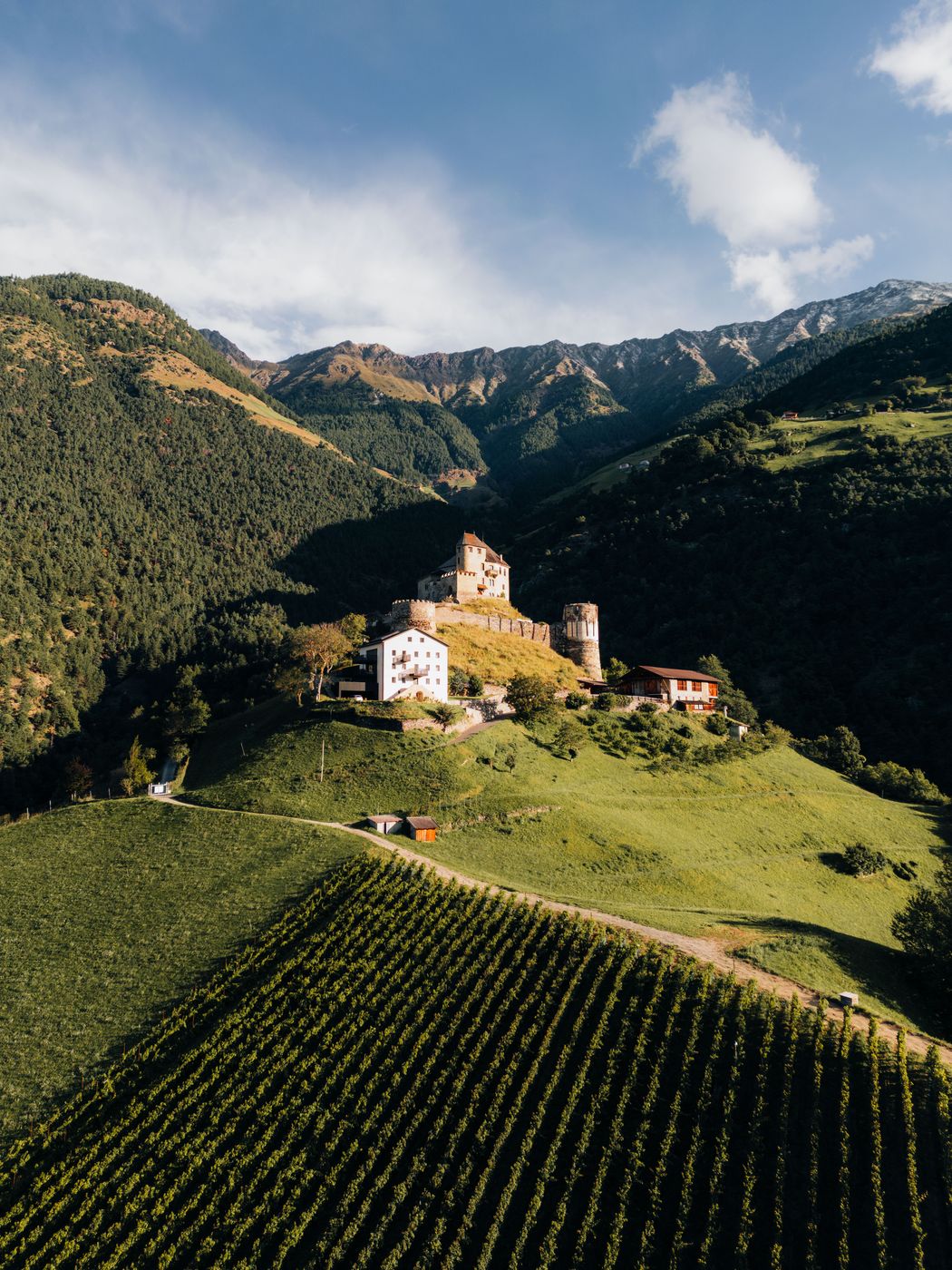 Castel Annenberg, Laces, Italy