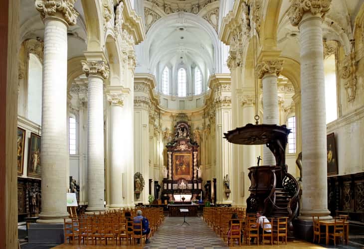Sint Michielschurch interior