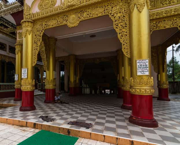 BAGAN - Shwemawdaw Paya