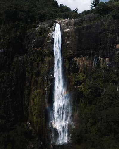 Diyaluma Falls