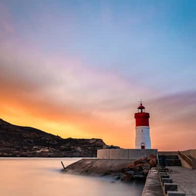 Faro de Navidad, Spain