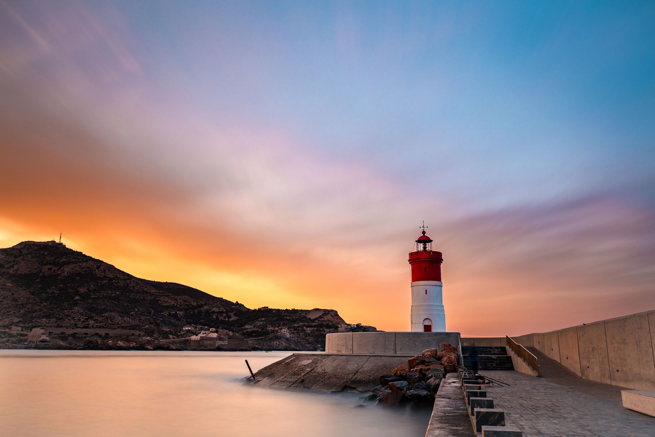 Faro de Navidad, Spain