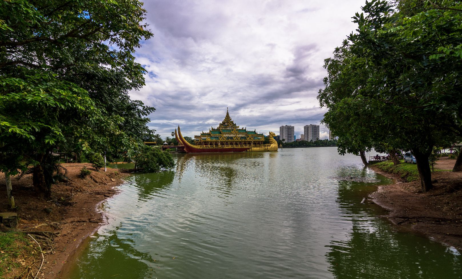 Lago Kandawgyi, Myanmar