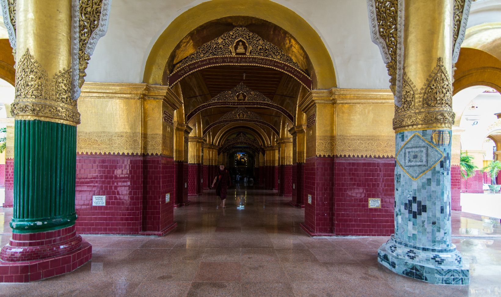 MANDALAY MAHAMUNI PAYA, Myanmar