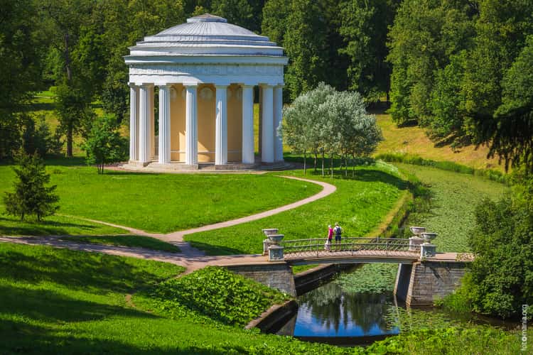 Pavilion 'Temple of Friendship' in Pavlovsky Park
