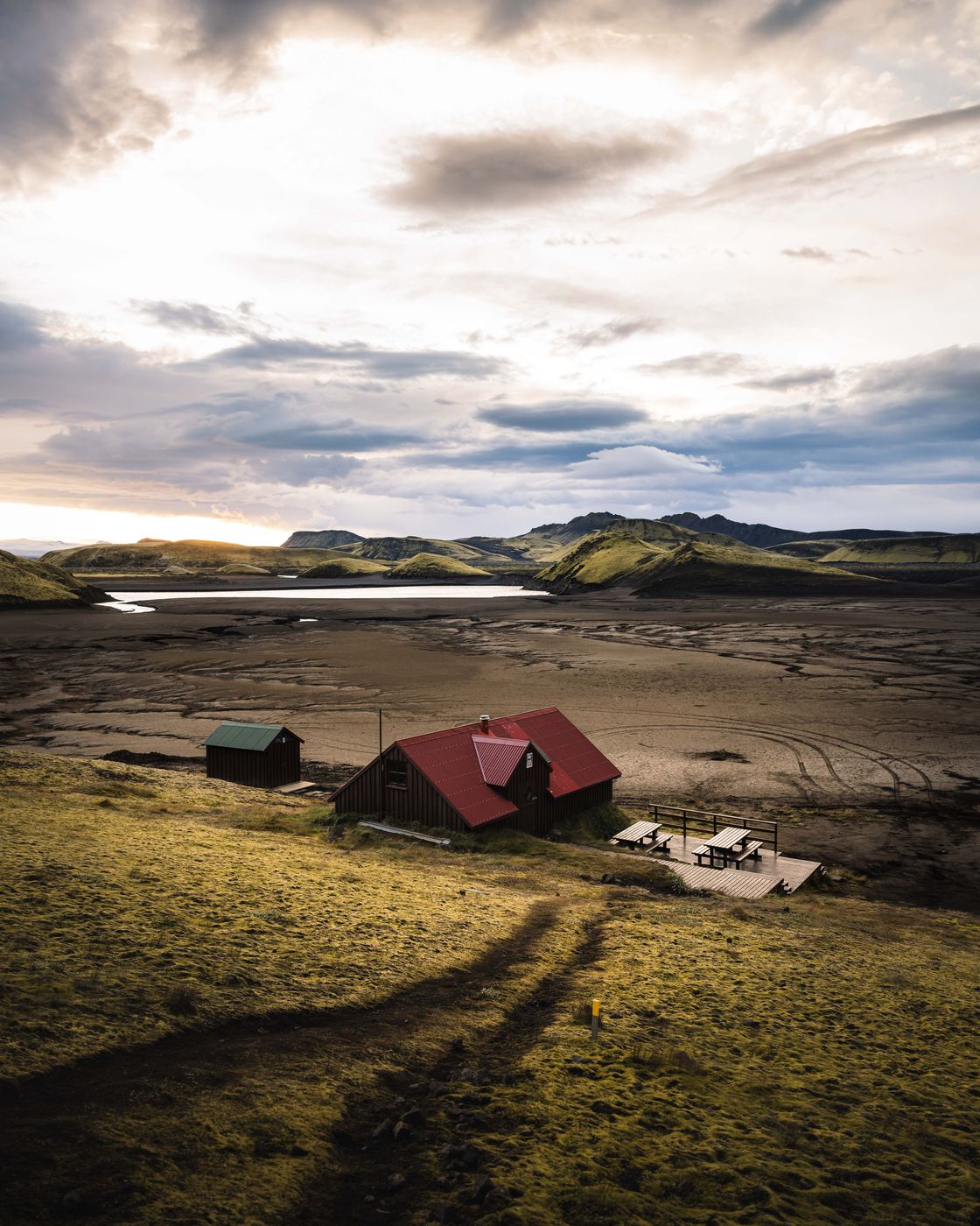 Sveinstindur hut, Back View, Iceland