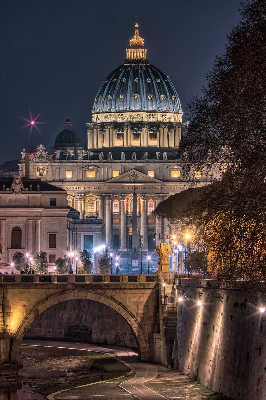 Basilica di San Pietro from Ponte Umberto I, Italy