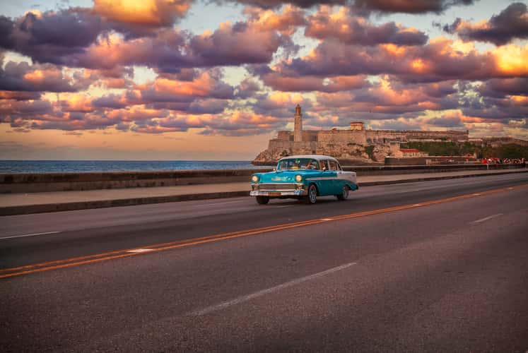Blu car in Cuba