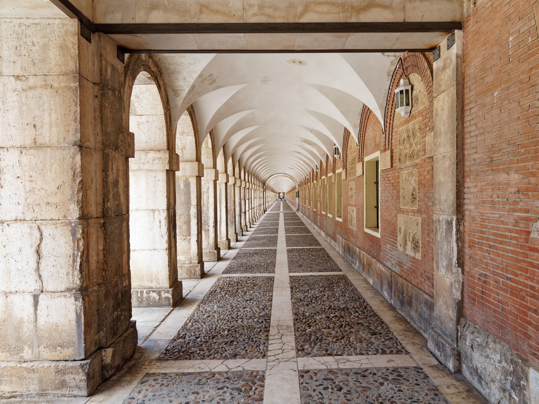 Casa de Caballeros y Oficios, Spain
