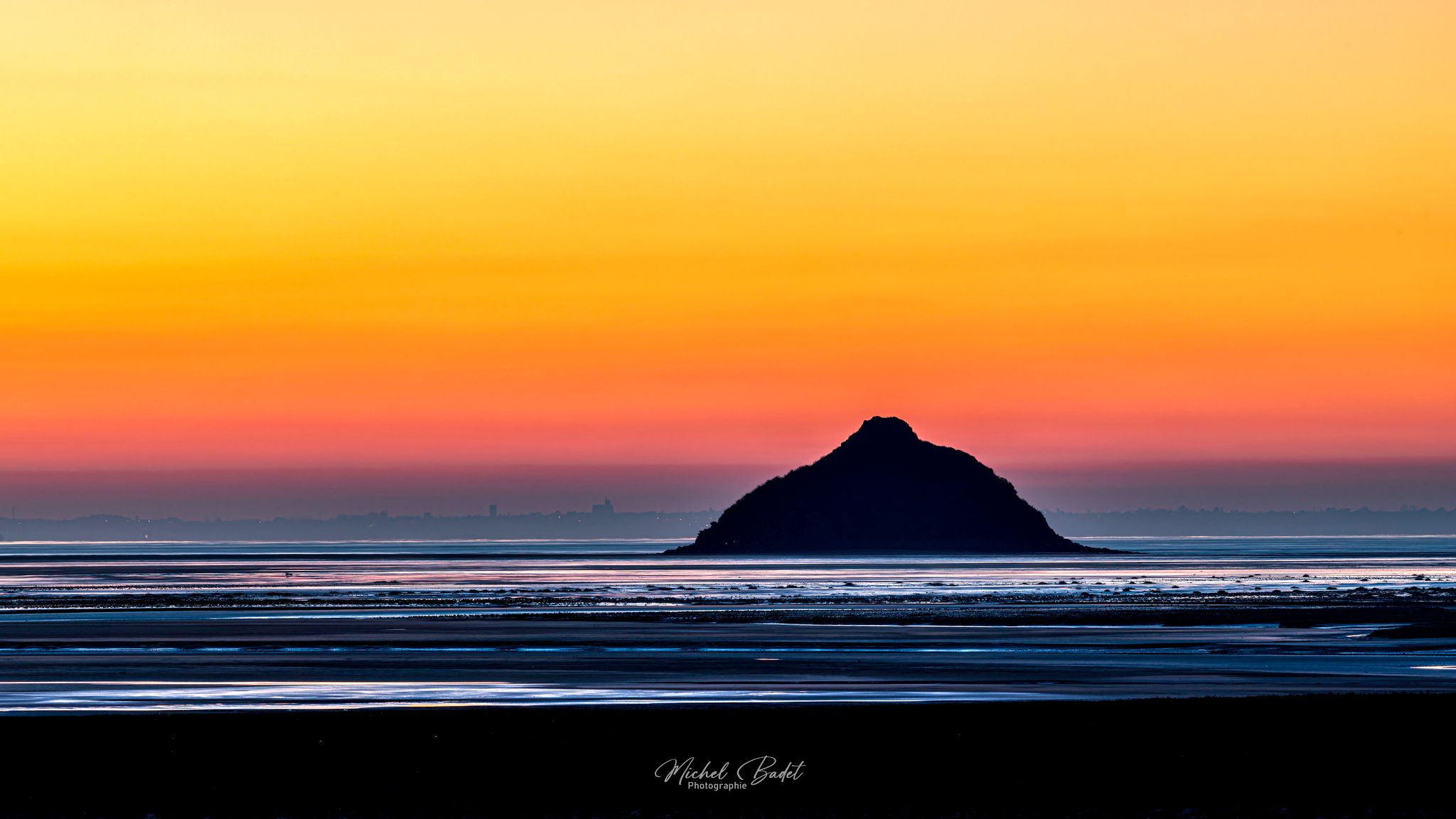 Game of light and shadow, Baie du Mont Saint-Michel, France