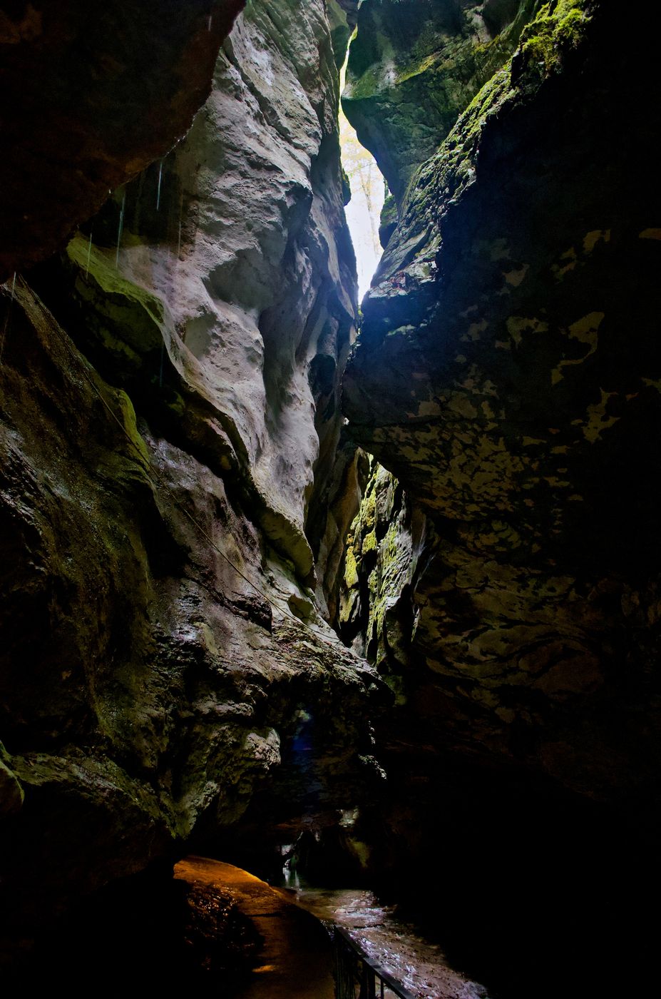 Pradis Caves, Italy