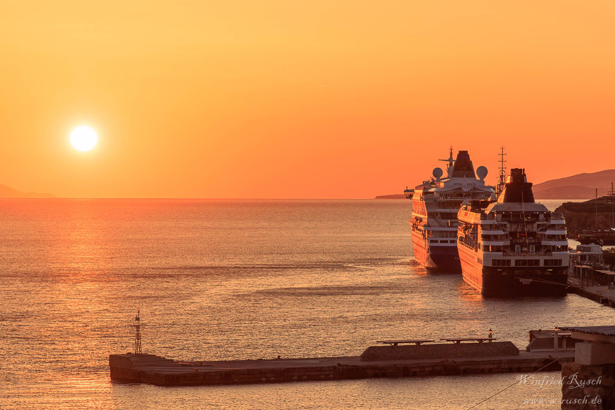 Sonnenuntergang in Tourlos, Greece