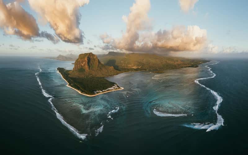 Underwater Waterfall, Le Morne