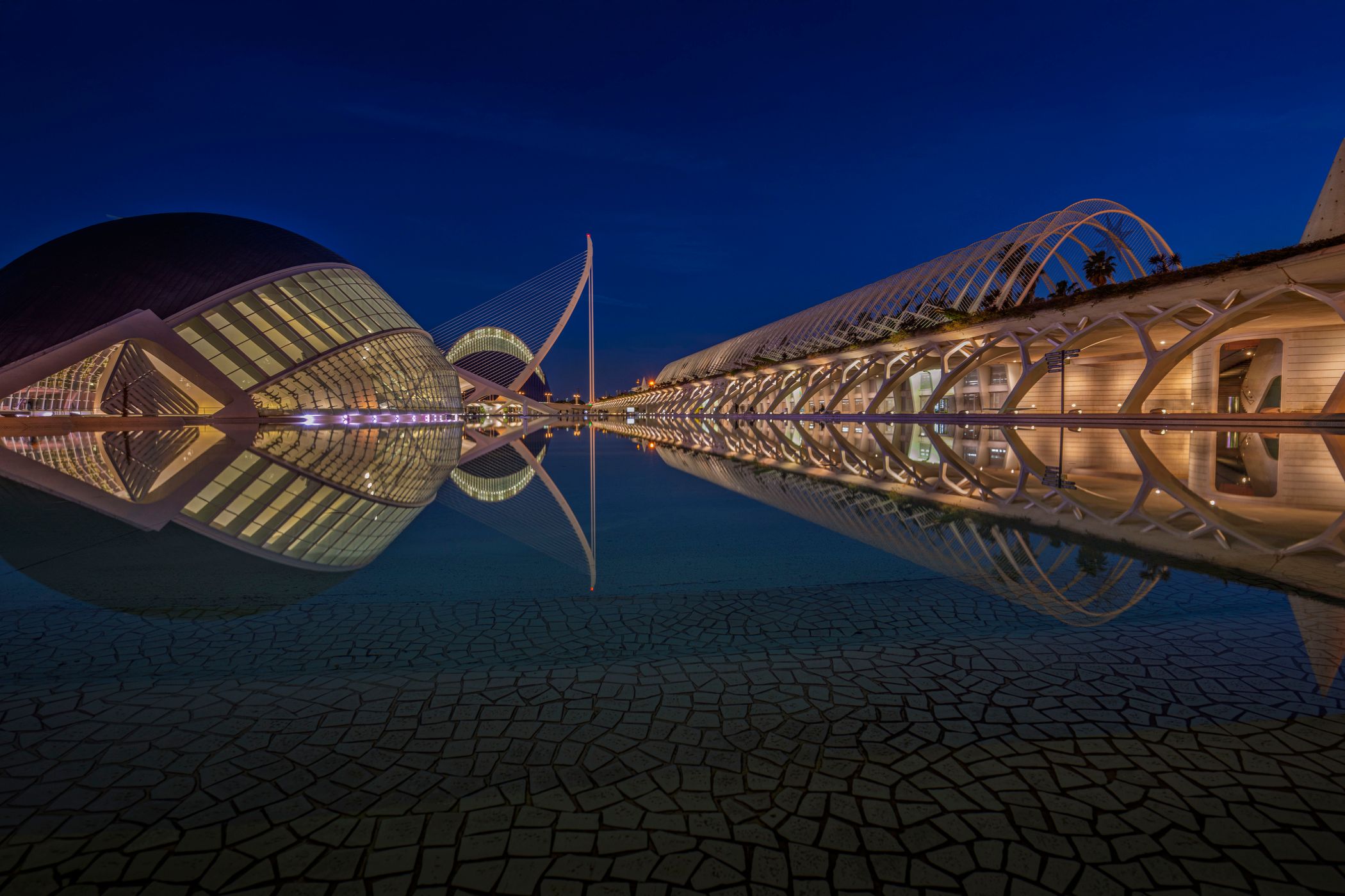 Hemisfèric & Ciudad de las Artes, west view, Spain