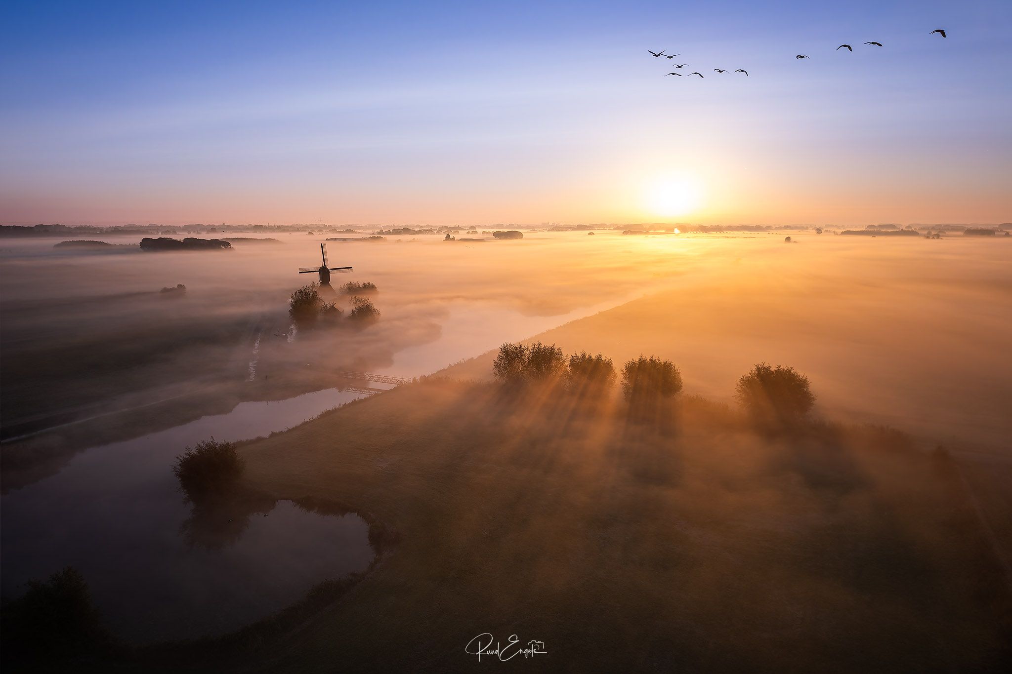 Zandwijkse and Uitwijkse molen, Netherlands