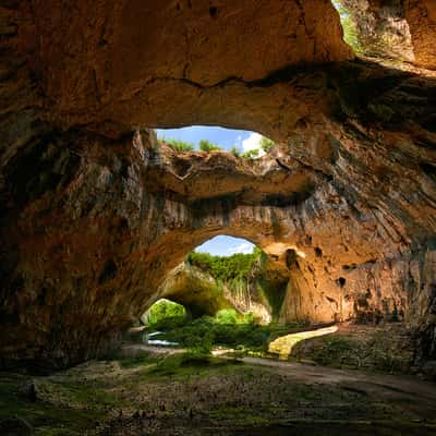 Devetàshka cave, Bulgaria