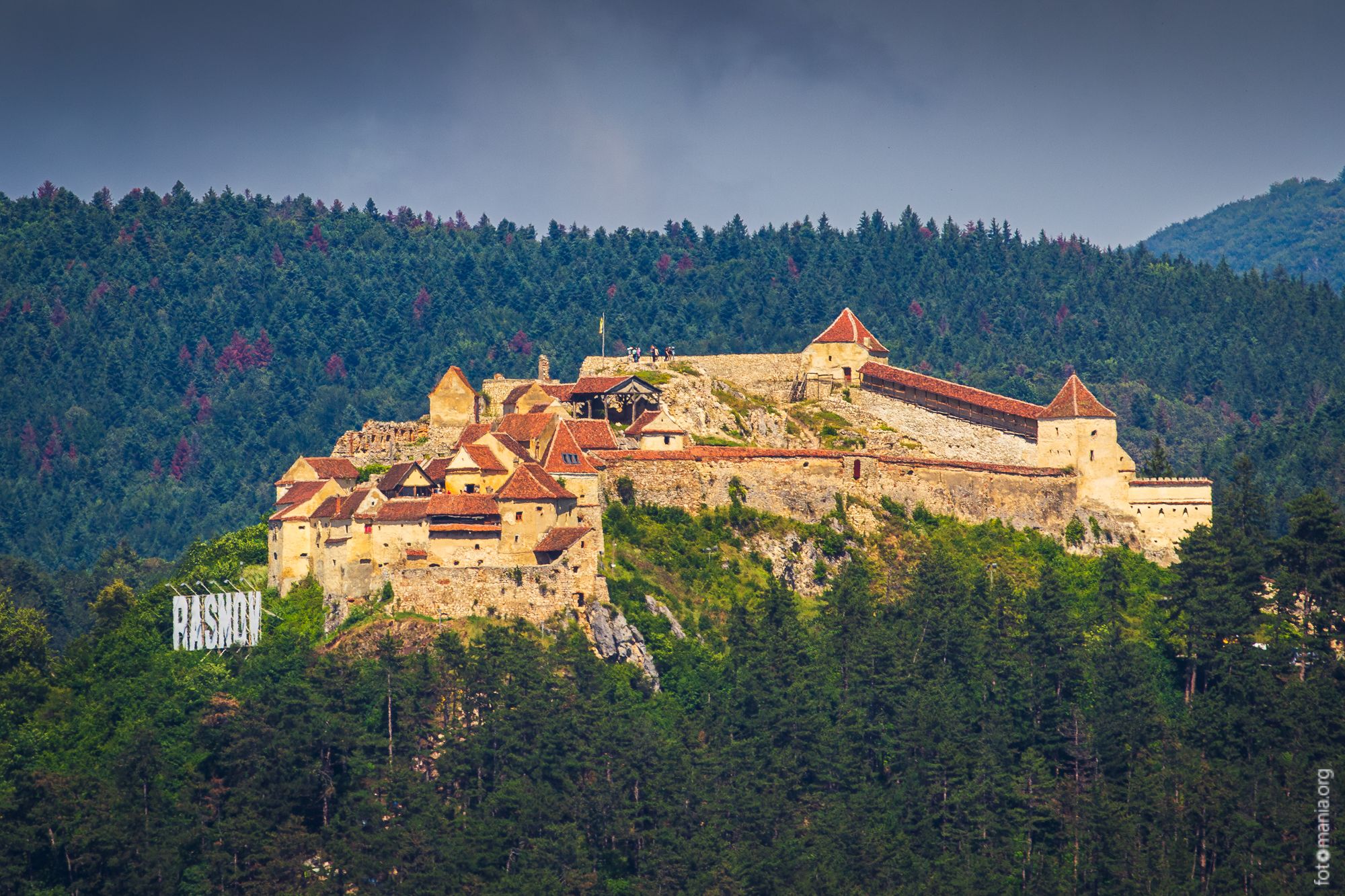 Distant view to Cetatea Râșnov, Romania