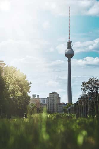 Fernsehturm im Grünen