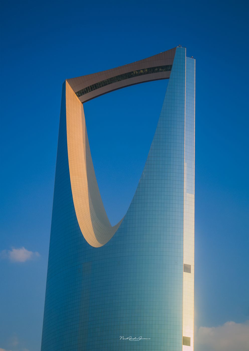 Kingdom Centre Tower and Skybridge, Saudi Arabia