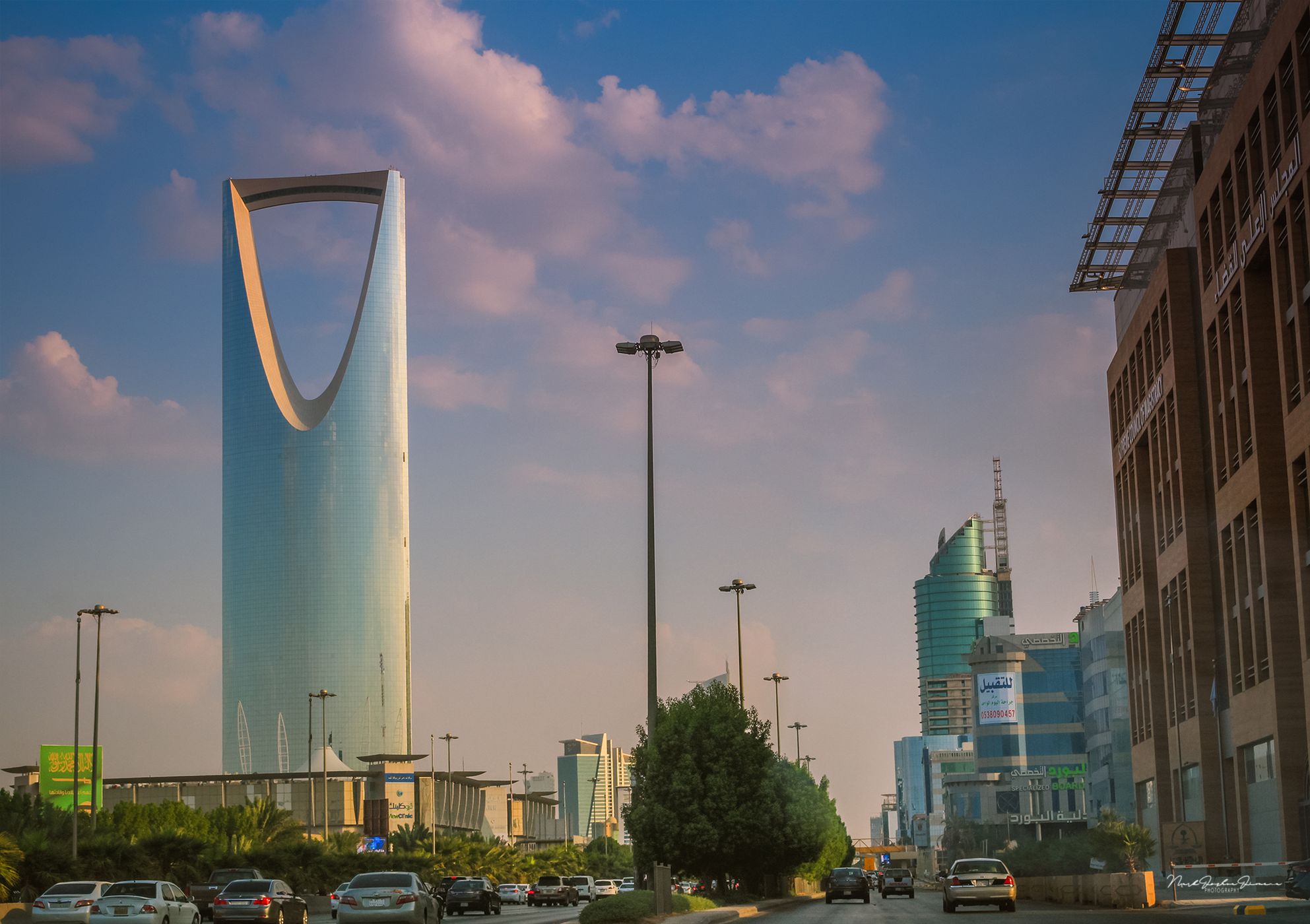 Kingdom Centre Tower and Skybridge, Saudi Arabia