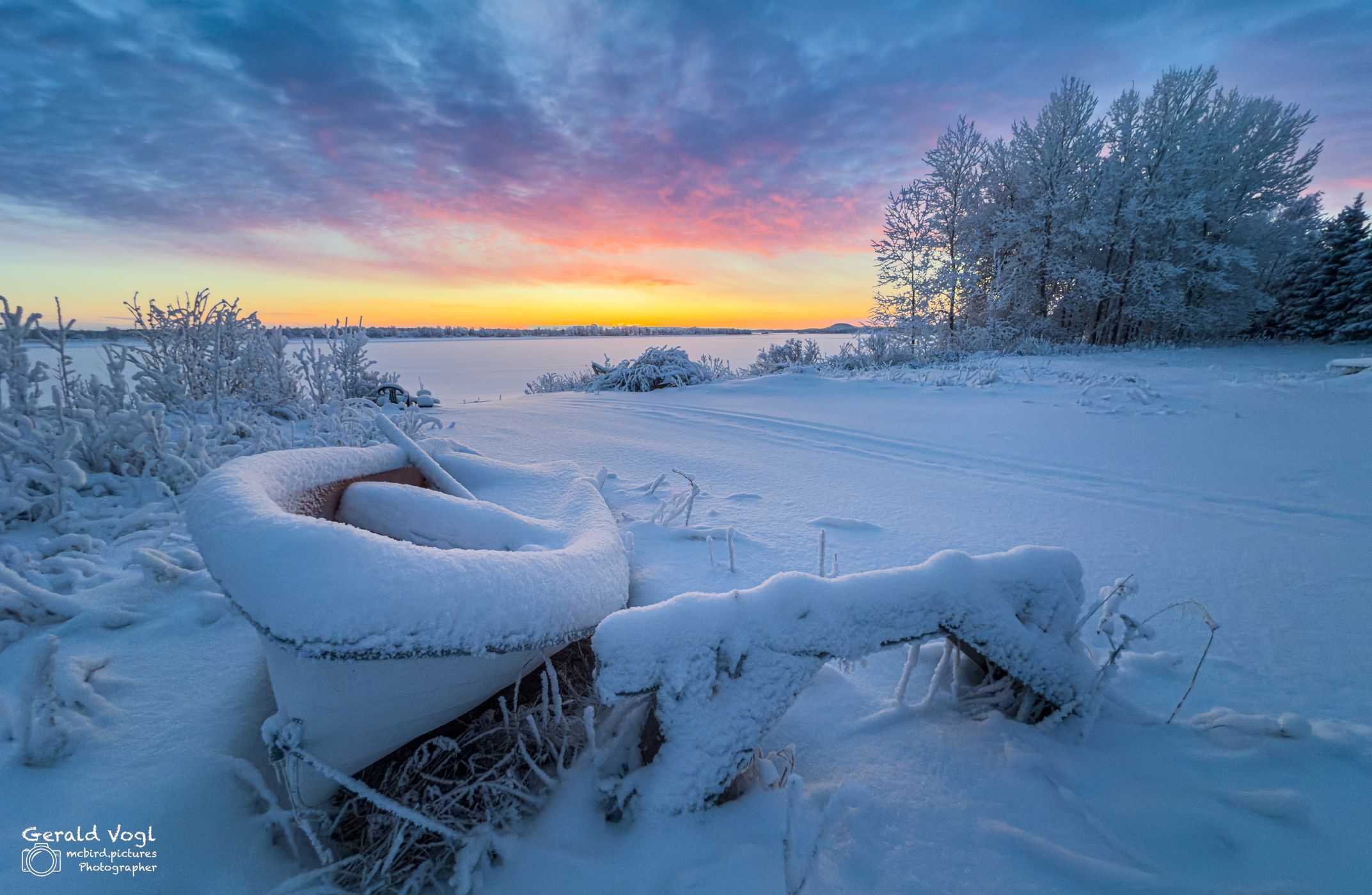 Morning mood at lake Tuupaselkä, Finland