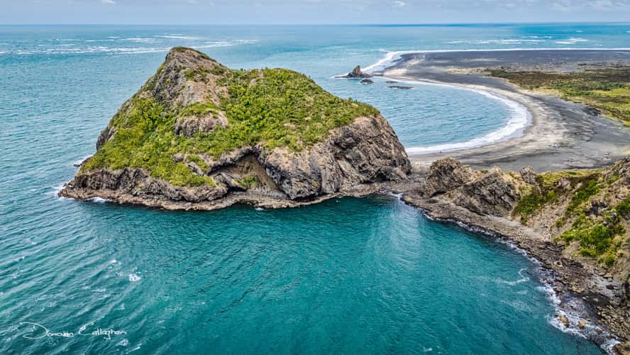 Paratutae Island, Whatipu, North Island