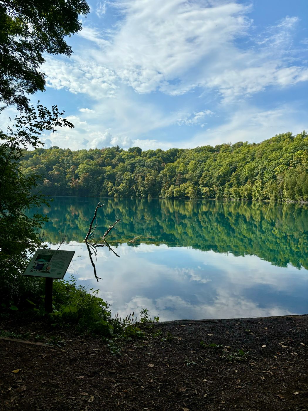Round Lake - Green Lakes State Park, USA