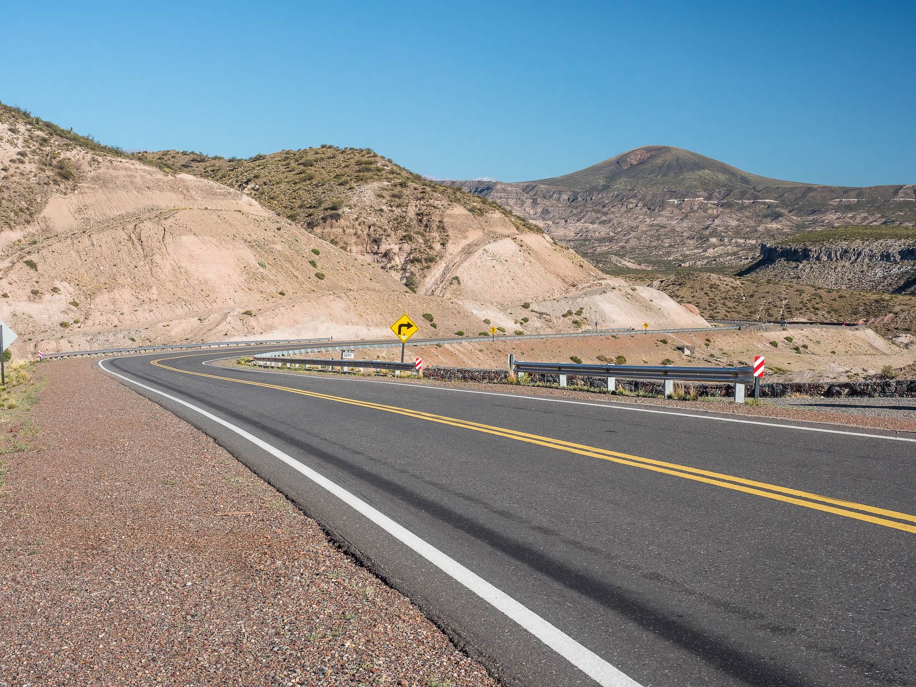 Ruta Naconal 40 crossing Rio Diamante, Argentina