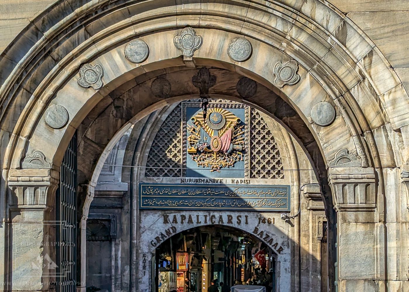Shop keeper in the Grand Bazaar - Büyük Çarsi, Turkey (Türkiye)