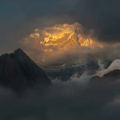 Siula Grande, Peru