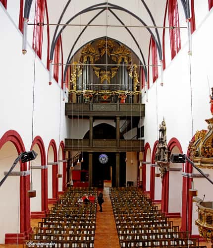 Dom St. Peter und Paul interior
