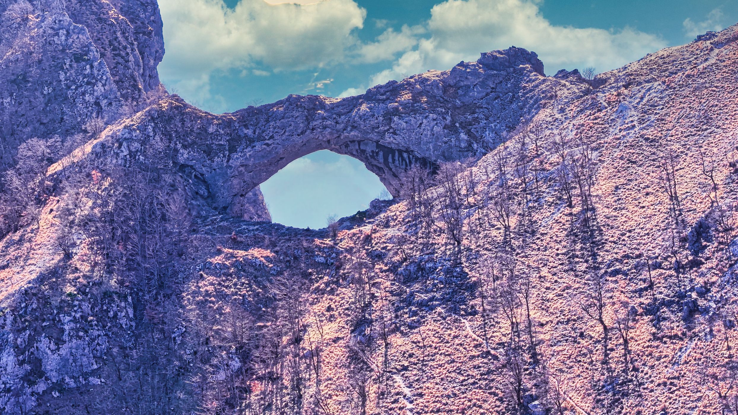 Arco del Monte Forato, Italy