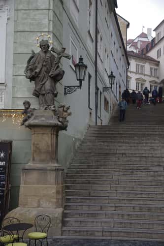 Ke Hradu (A long slope to the Castle), Prague