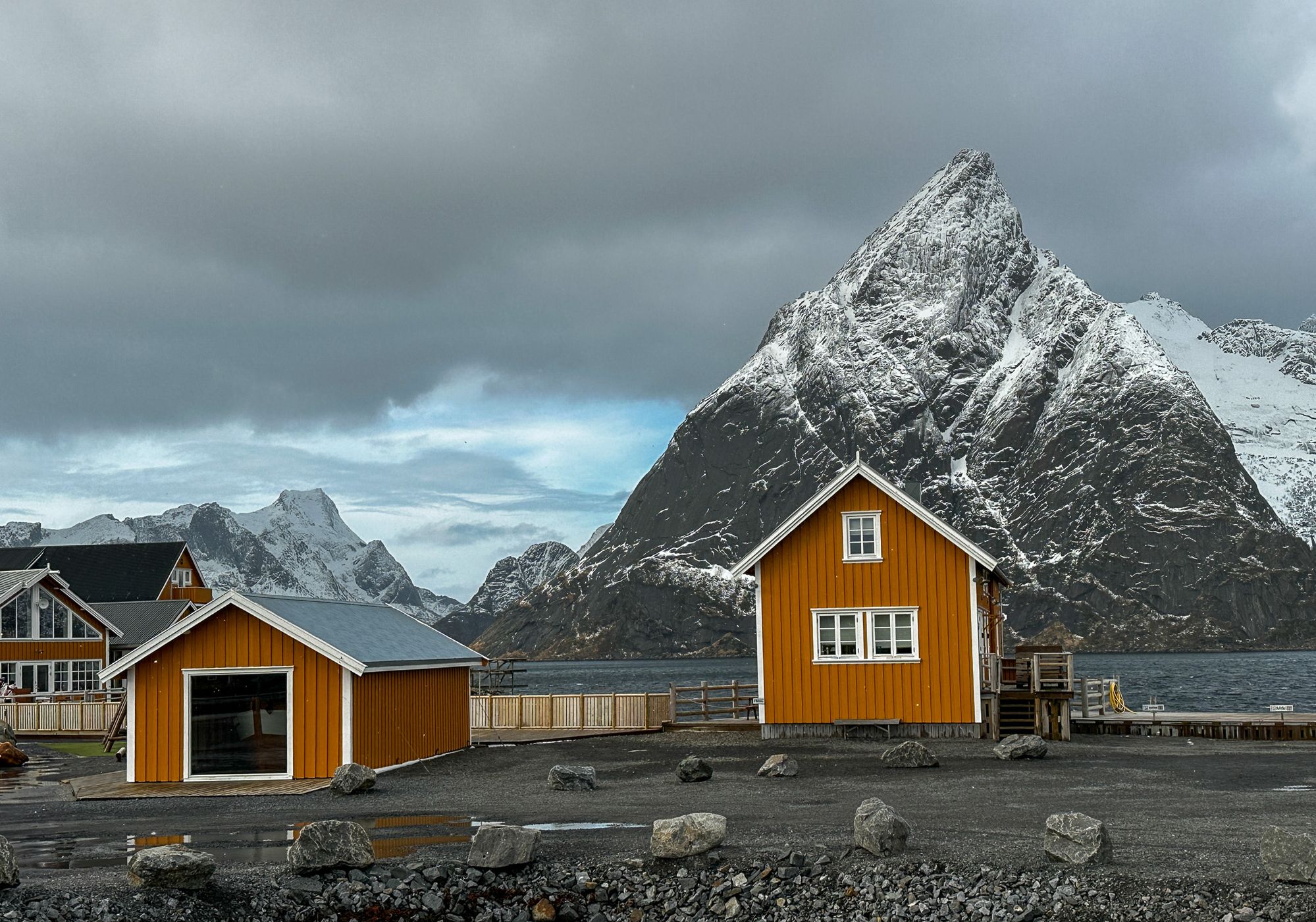 Olstind cabin in Sakrisøy, Norway